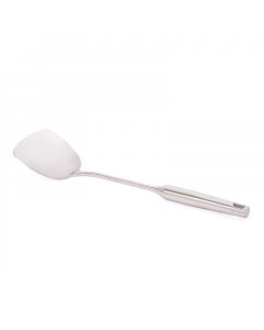 Frying spoon and stirring the oil