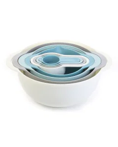 Set of strainers and measuring spoons