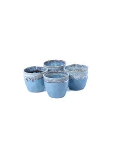 A set of 4 blue porcelain cups