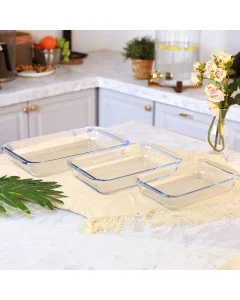 A set of rectangular glass oven trays, 3 pieces