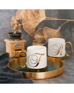 Porcelain mug with handle