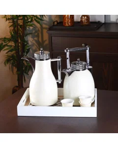 Thermos set, with a pearlescent silver handle